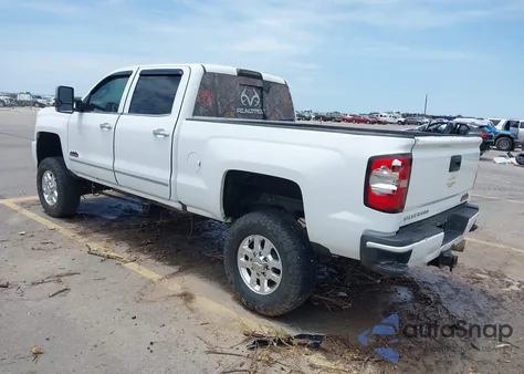 2018 Chevrolet Silverado 2500Hd High Country z USA, uszkodzony, nr VIN 1GC1KXEY6JF199771